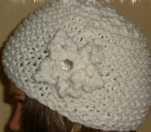 tricoter un bonnet rond fleurs