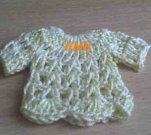 Tricoter un pull miniature au crochet