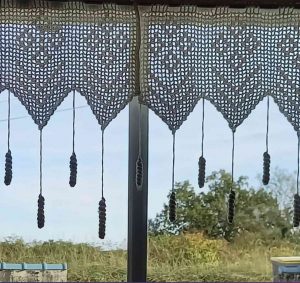 tricoter un rideau au crochet avec tortillons